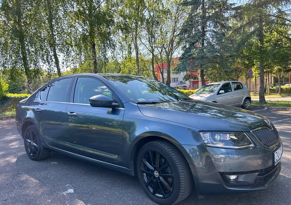 Skoda Octavia cena 44990 przebieg: 224000, rok produkcji 2016 z Koszalin małe 211
